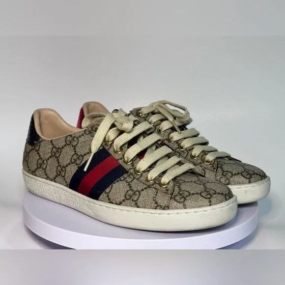 Gucci Women's Ace GG Supreme Low Top Sneakers - Picture 7 of 14